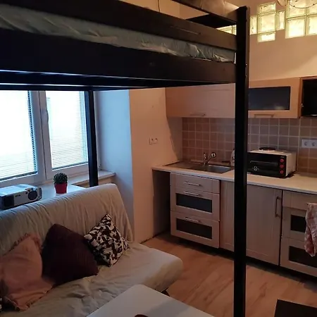 Zakladna - Minibyt Apartment
